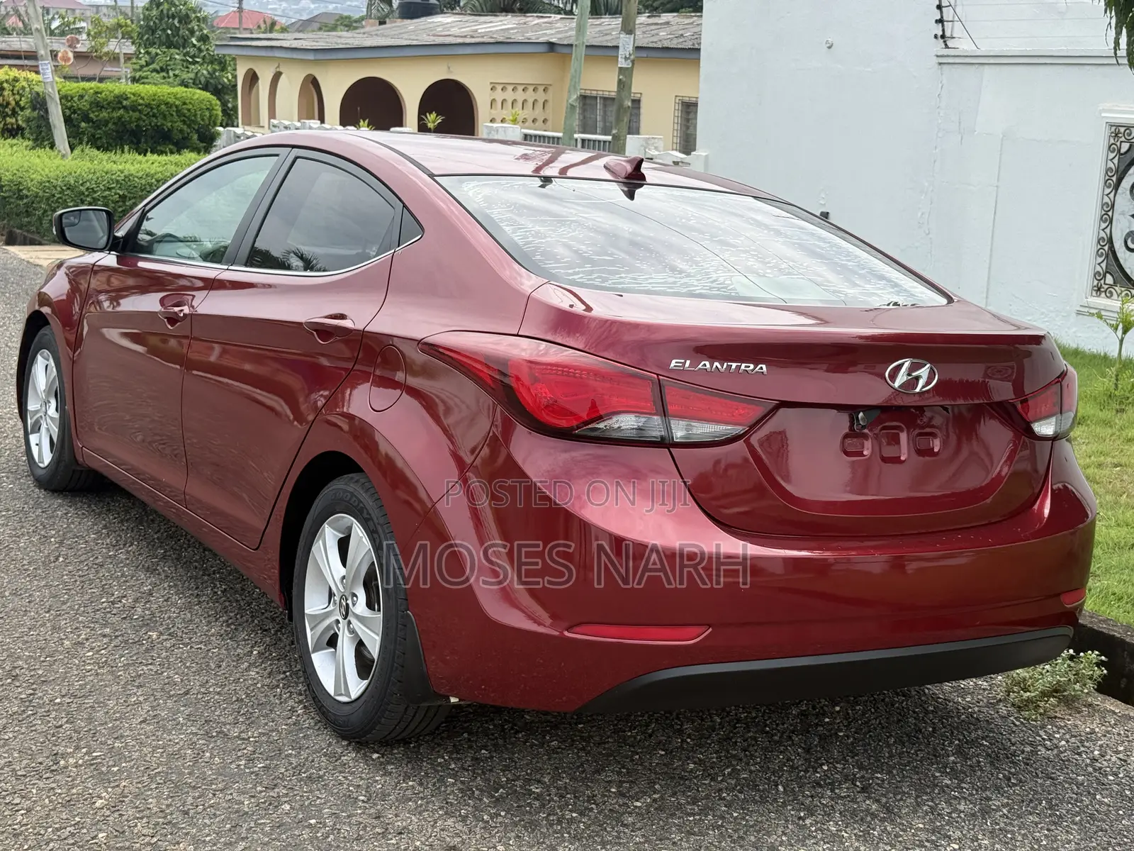 Hyundai Elantra Limited Sedan FWD (1.8L 4cyl 6A) 2016 Red