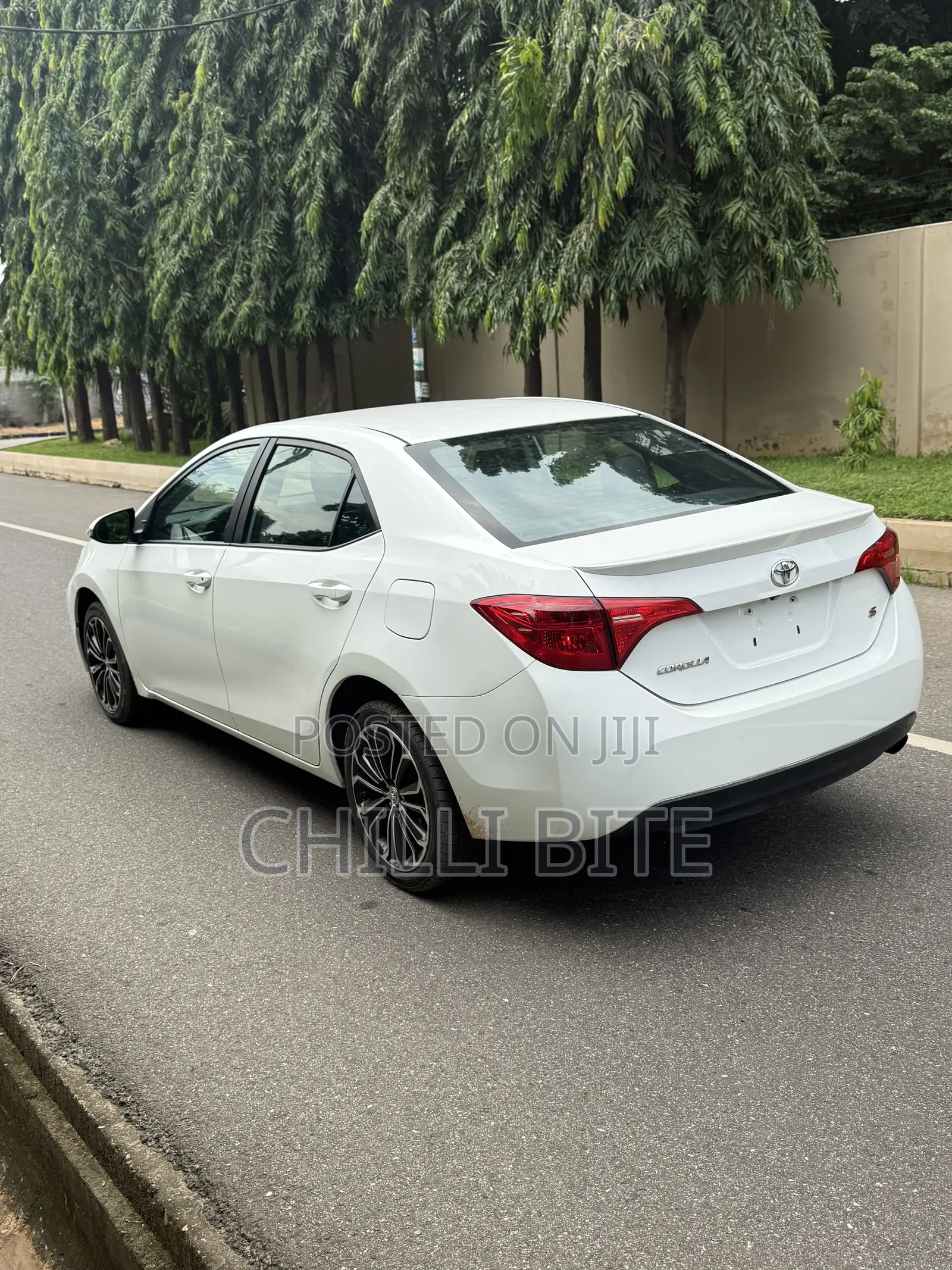 Toyota Corolla S 4dr Sedan (1.8L 4cyl CVT) 2016 White