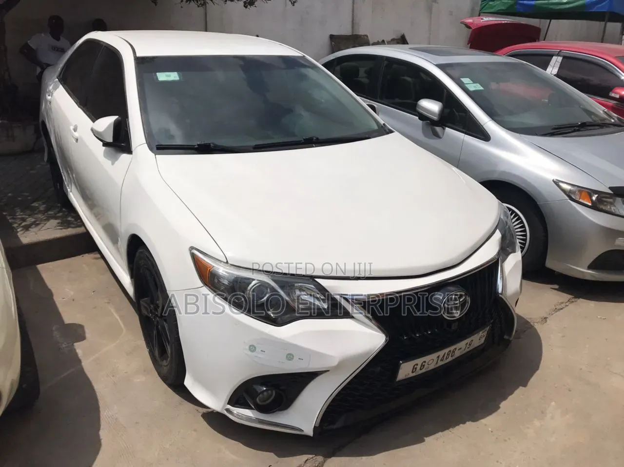 Toyota Camry SE 4dr Sedan (2.5L 4cyl 6A) 2013 White