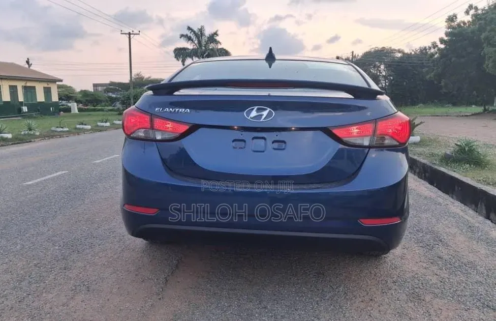 Hyundai Elantra 2016 Blue