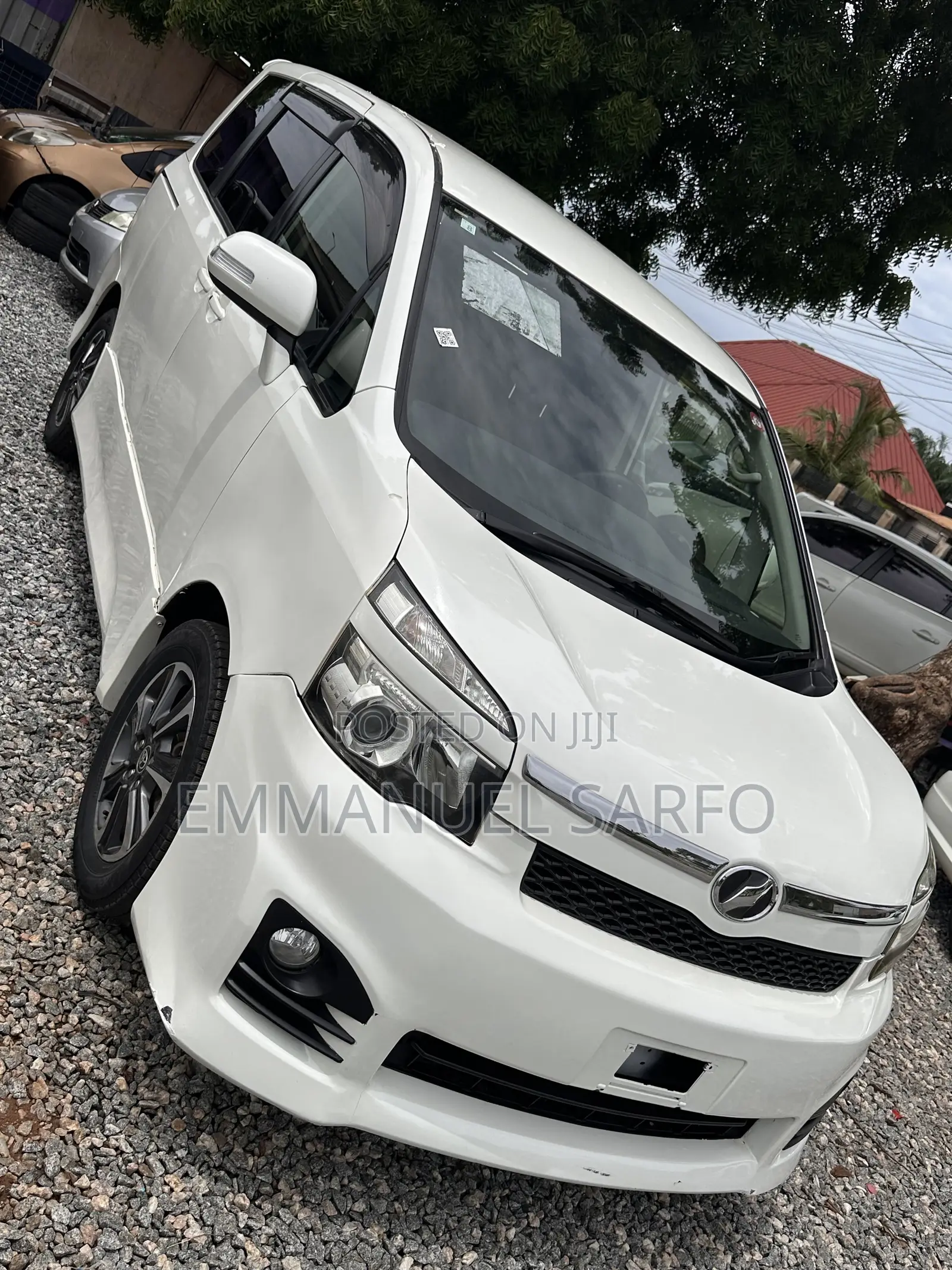 Toyota Voxy 2012 White