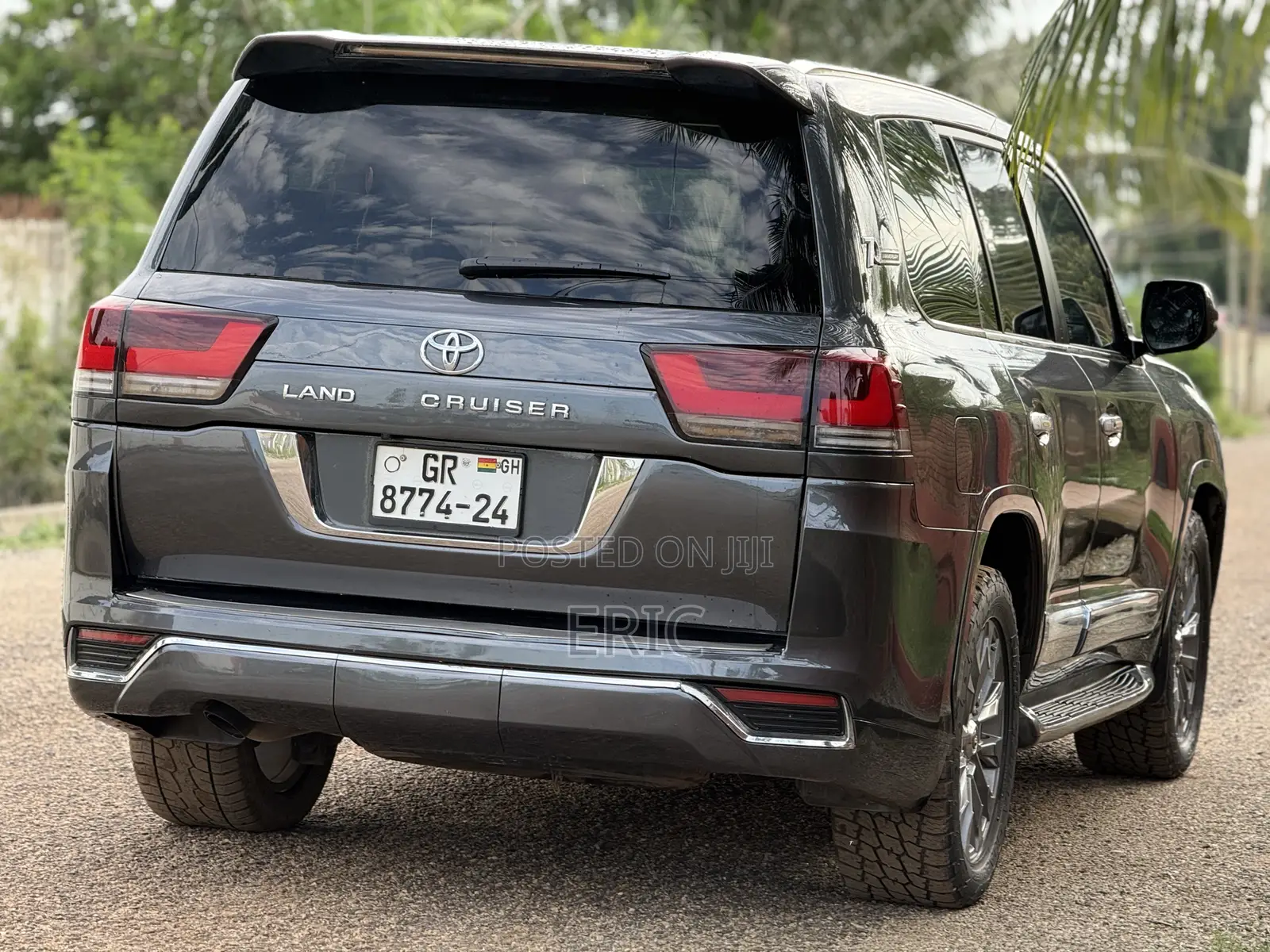 Toyota Land Cruiser 5.7 V8 2013 Gray