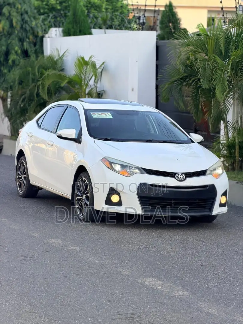 Toyota Corolla S 4dr Sedan (1.8L 4cyl CVT) 2016 White