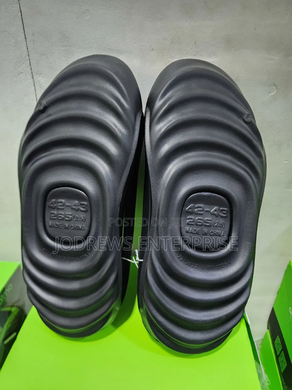 Oraimo Crestfrom Ergonomic Anti-Skid Slipper