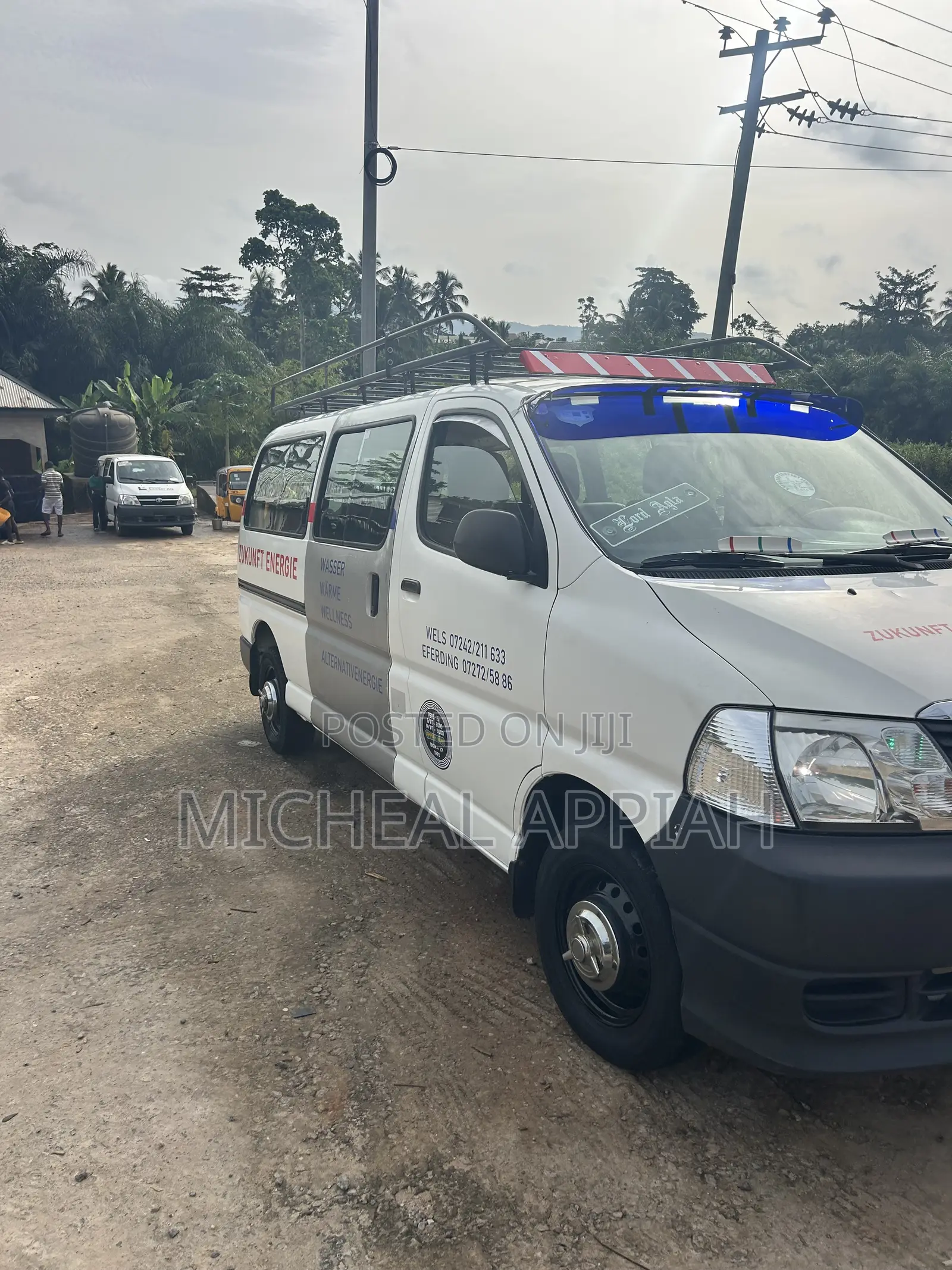 Toyota HiAce 2010 White