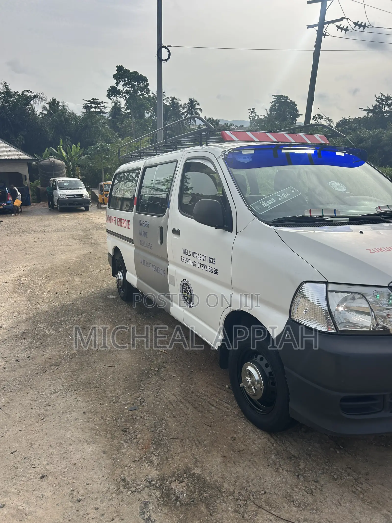 Toyota HiAce 2010 White