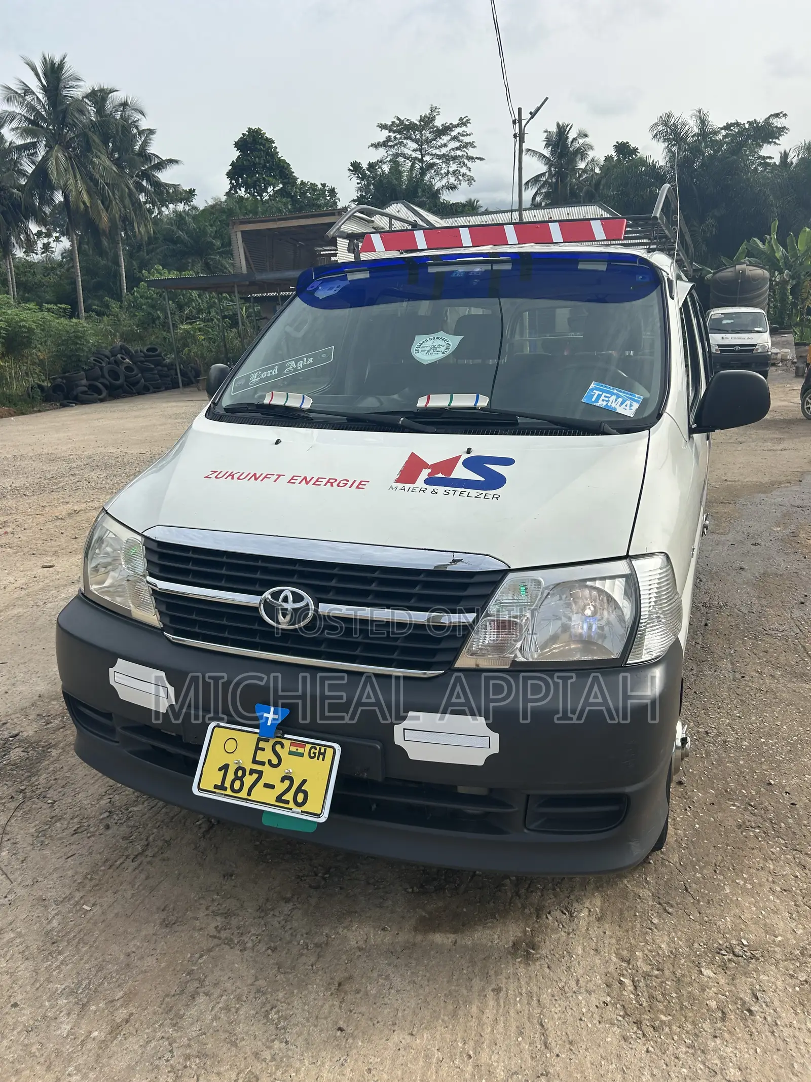 Toyota HiAce 2010 White