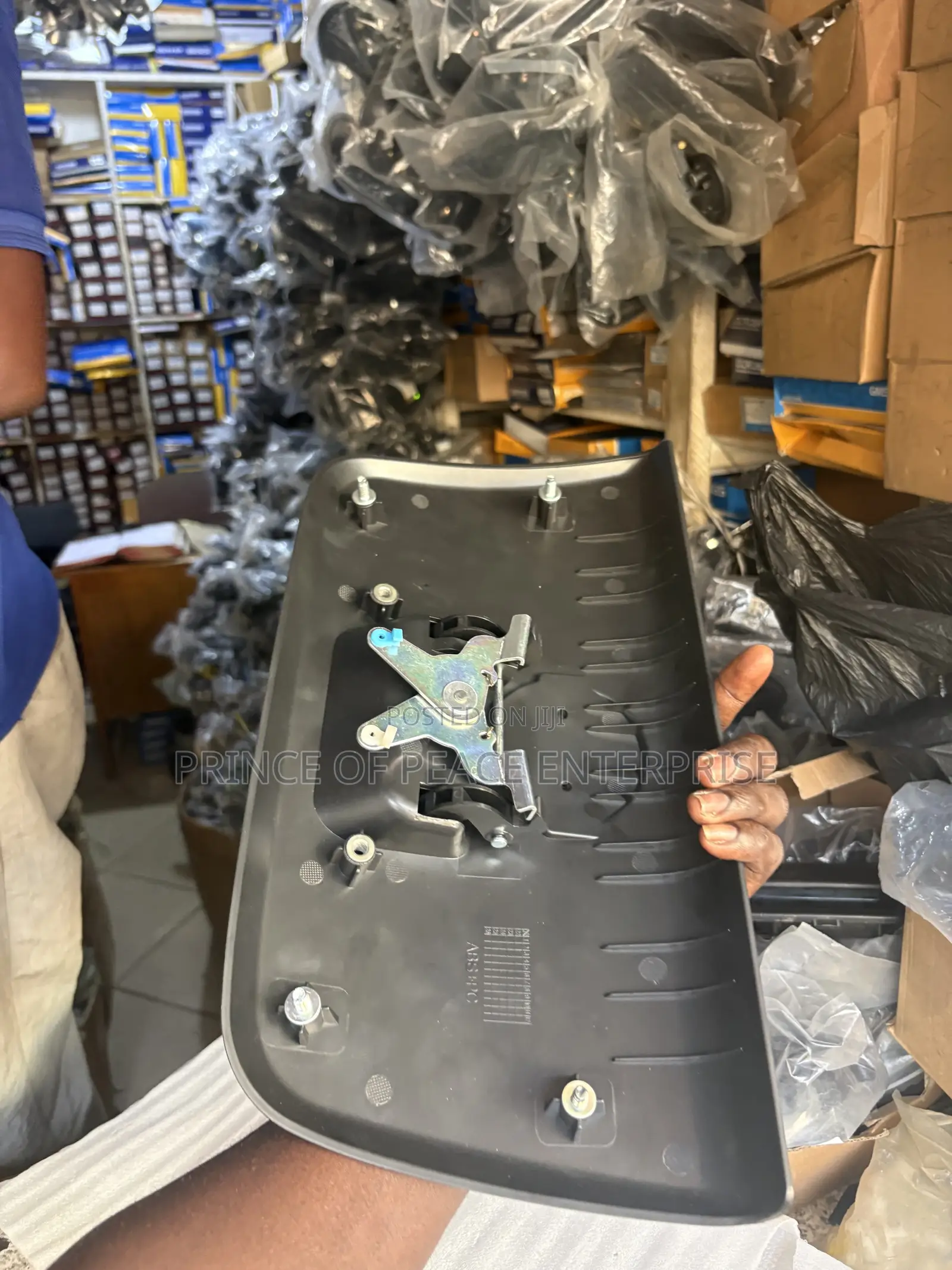 Nissan Hard Body Bucket Handle