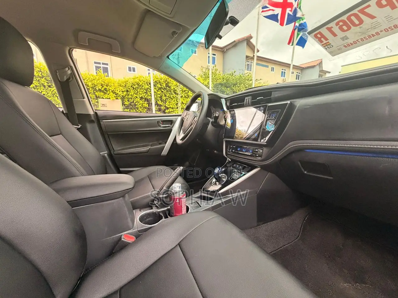 Toyota Corolla 2019 White