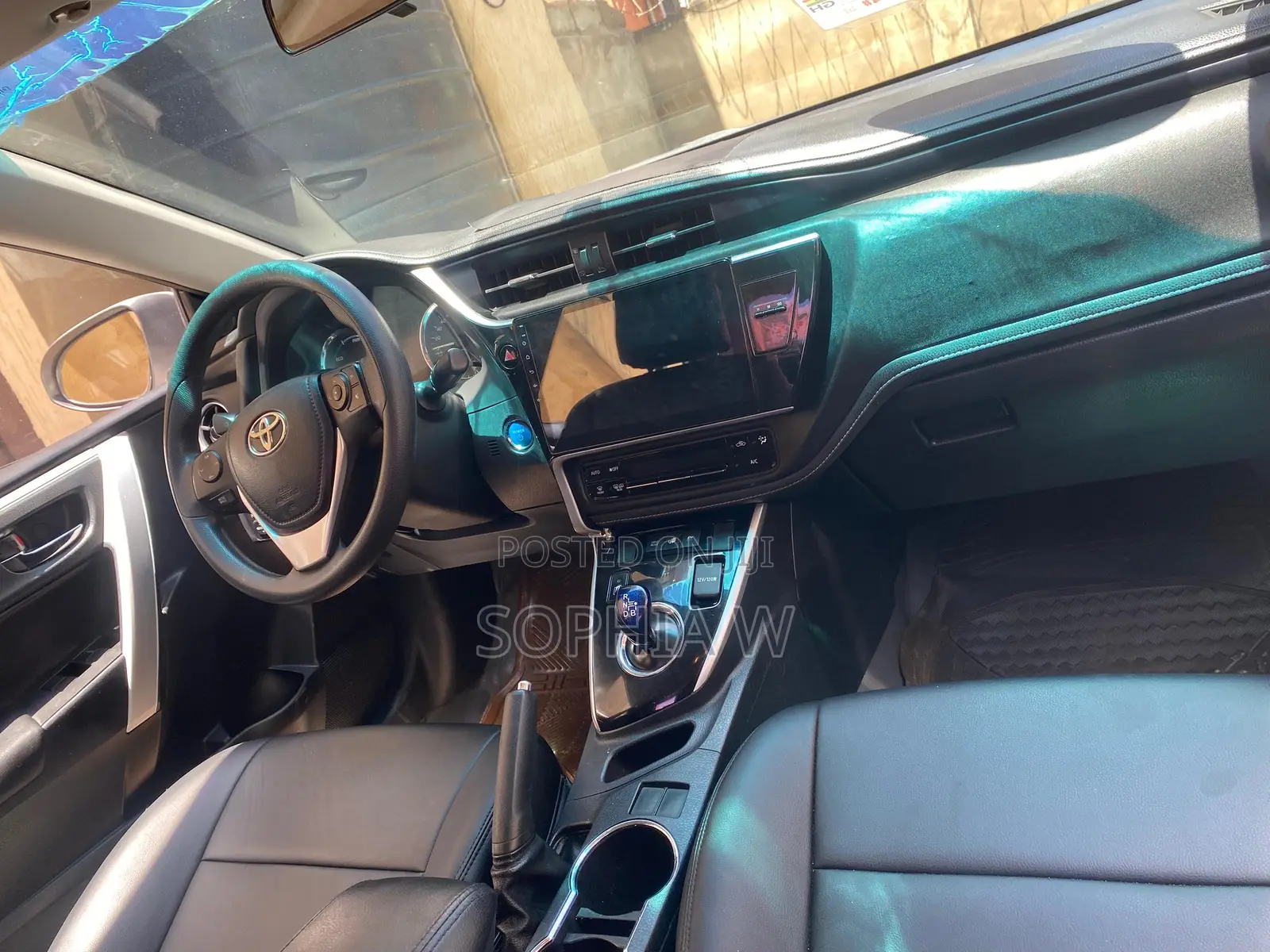Toyota Corolla 2019 White