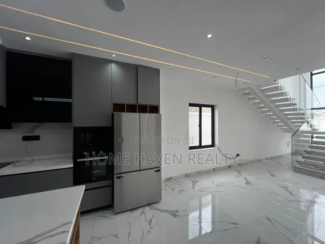 4bdrm House in Ashaley Botwe, Little Roses Area for sale