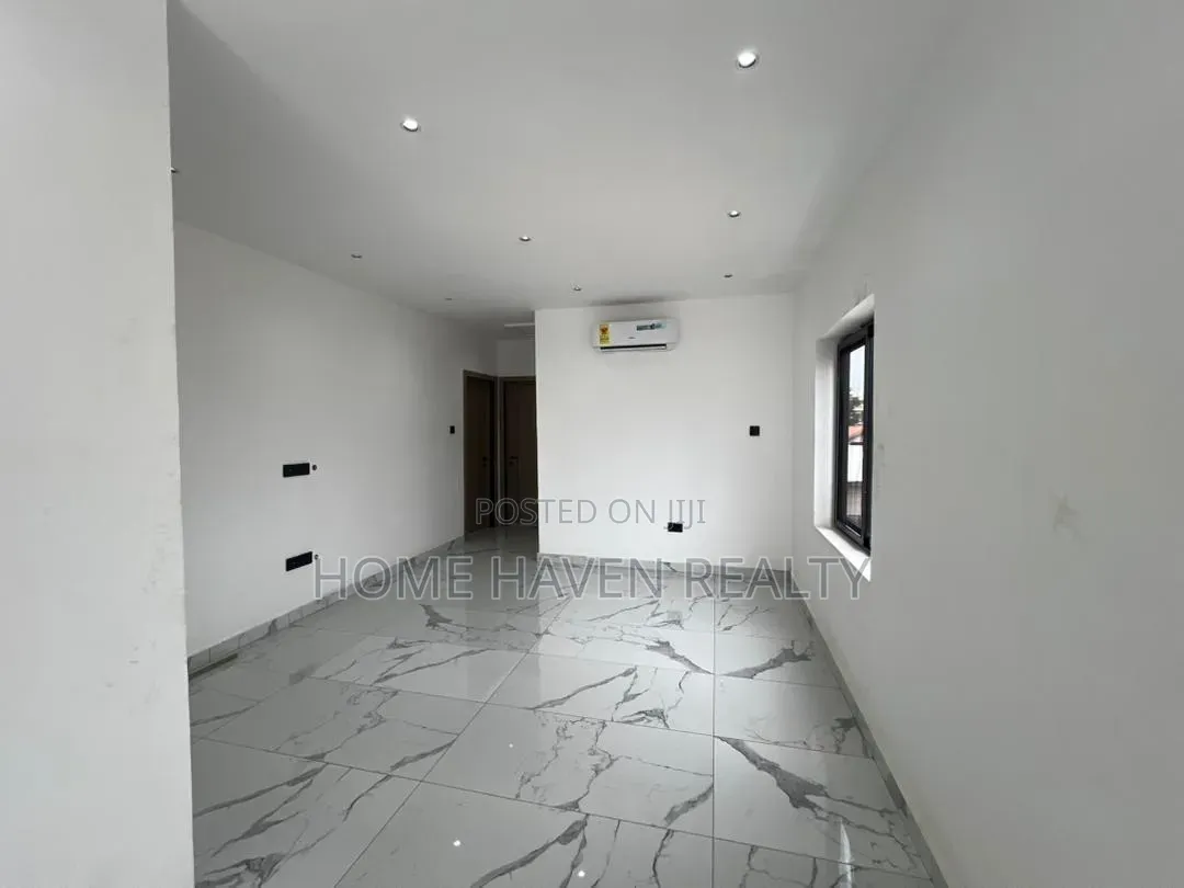 4bdrm House in Ashaley Botwe, Little Roses Area for sale