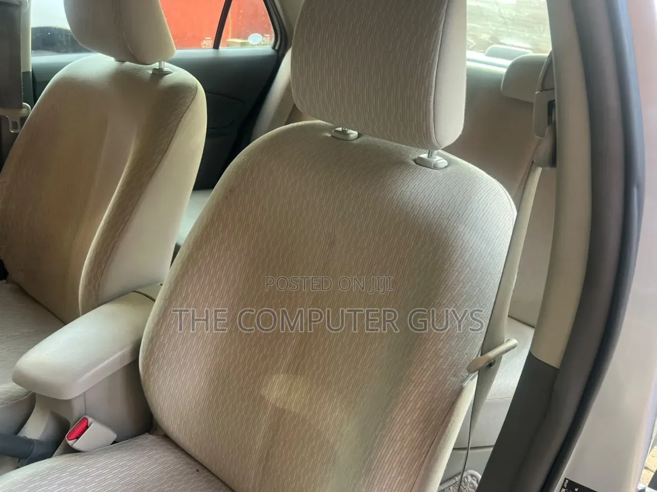Toyota Belta 2010 Silver