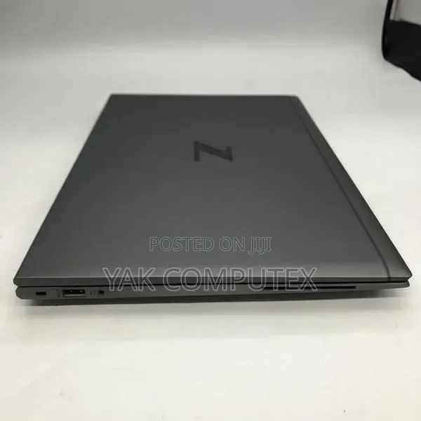 Laptop HP ZBook Firefly G8 32GB Intel Core i7 SSD 1T