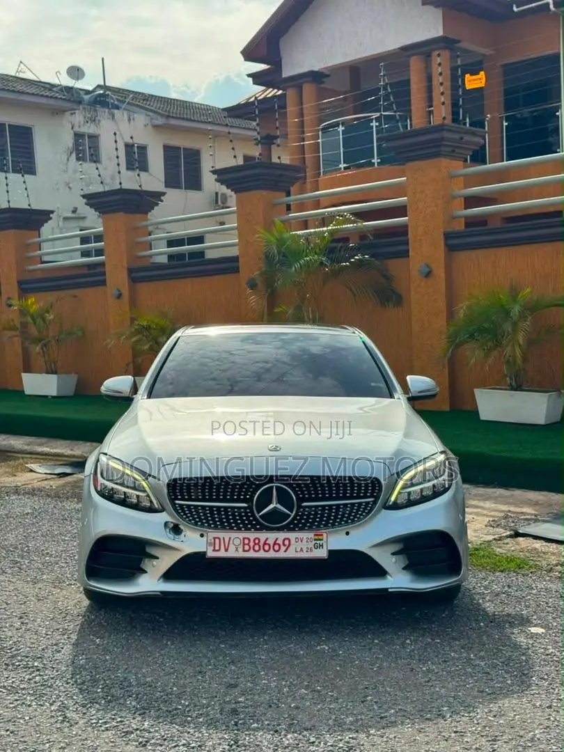 Mercedes-Benz C300 2019 Silver