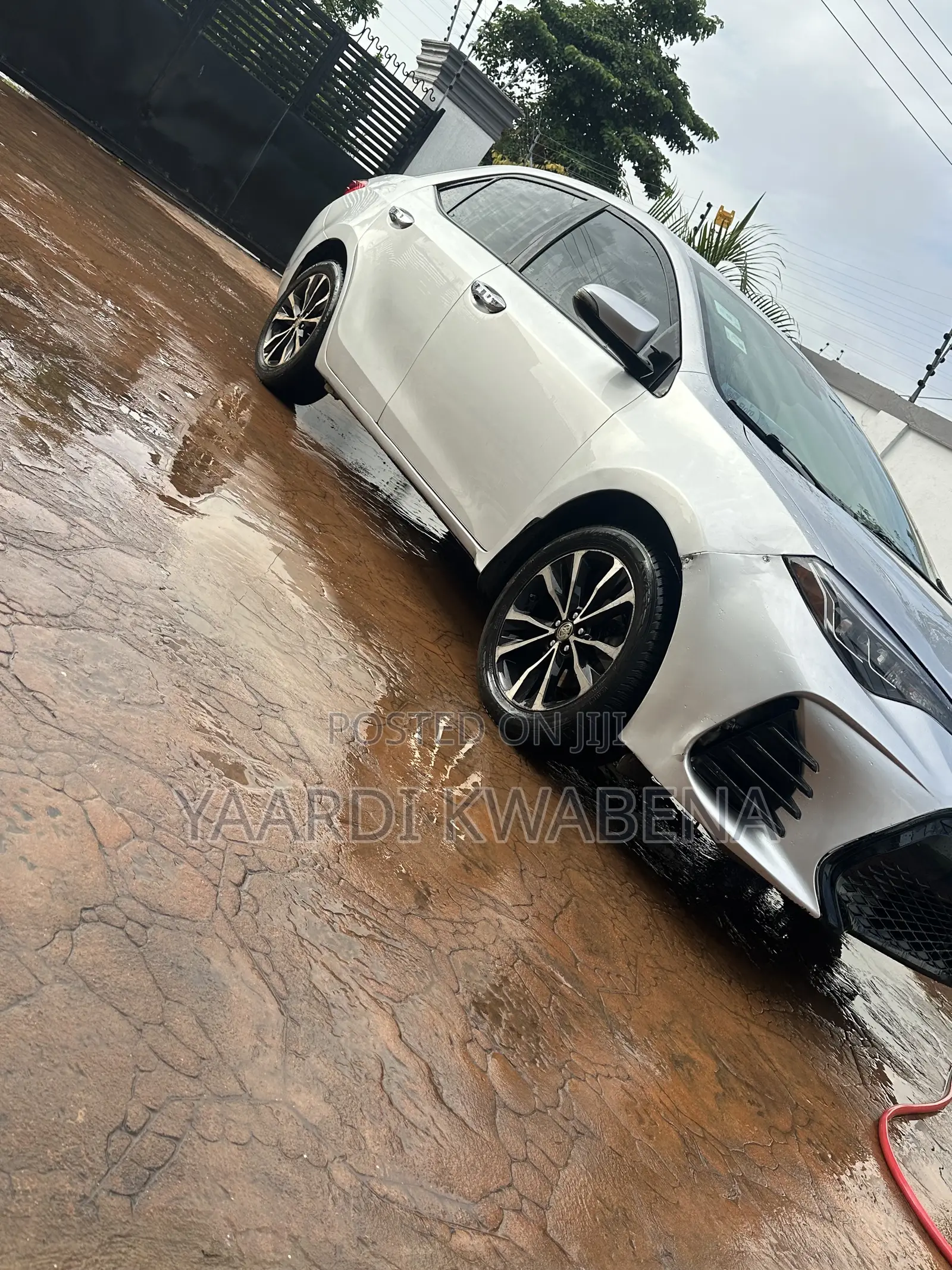 Toyota Corolla SE Special Edition 4dr Sedan (1.8L 4cyl CVT) 2017 Silver