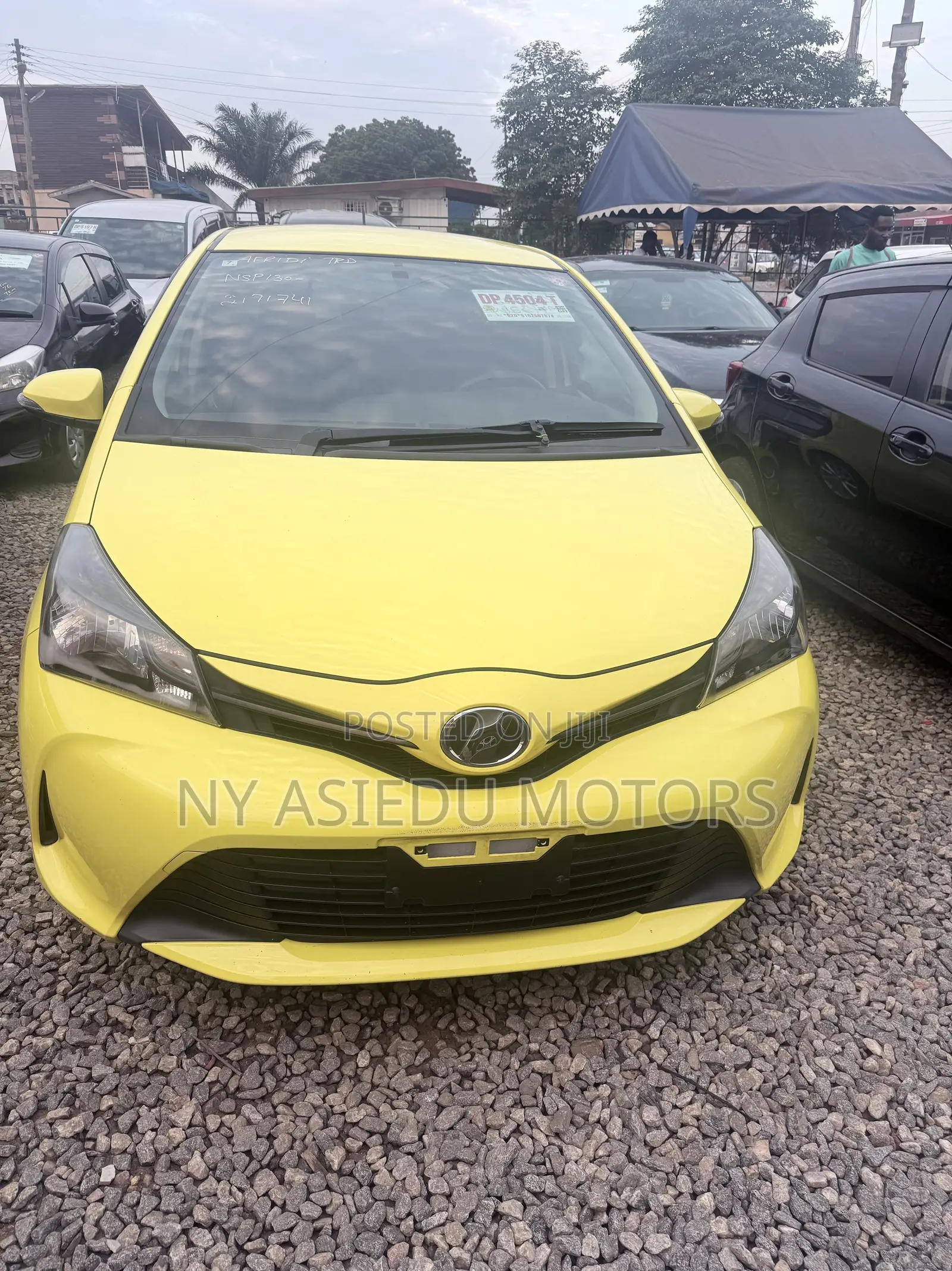 Toyota Vitz 1.3 FWD 5dr 2015 Yellow