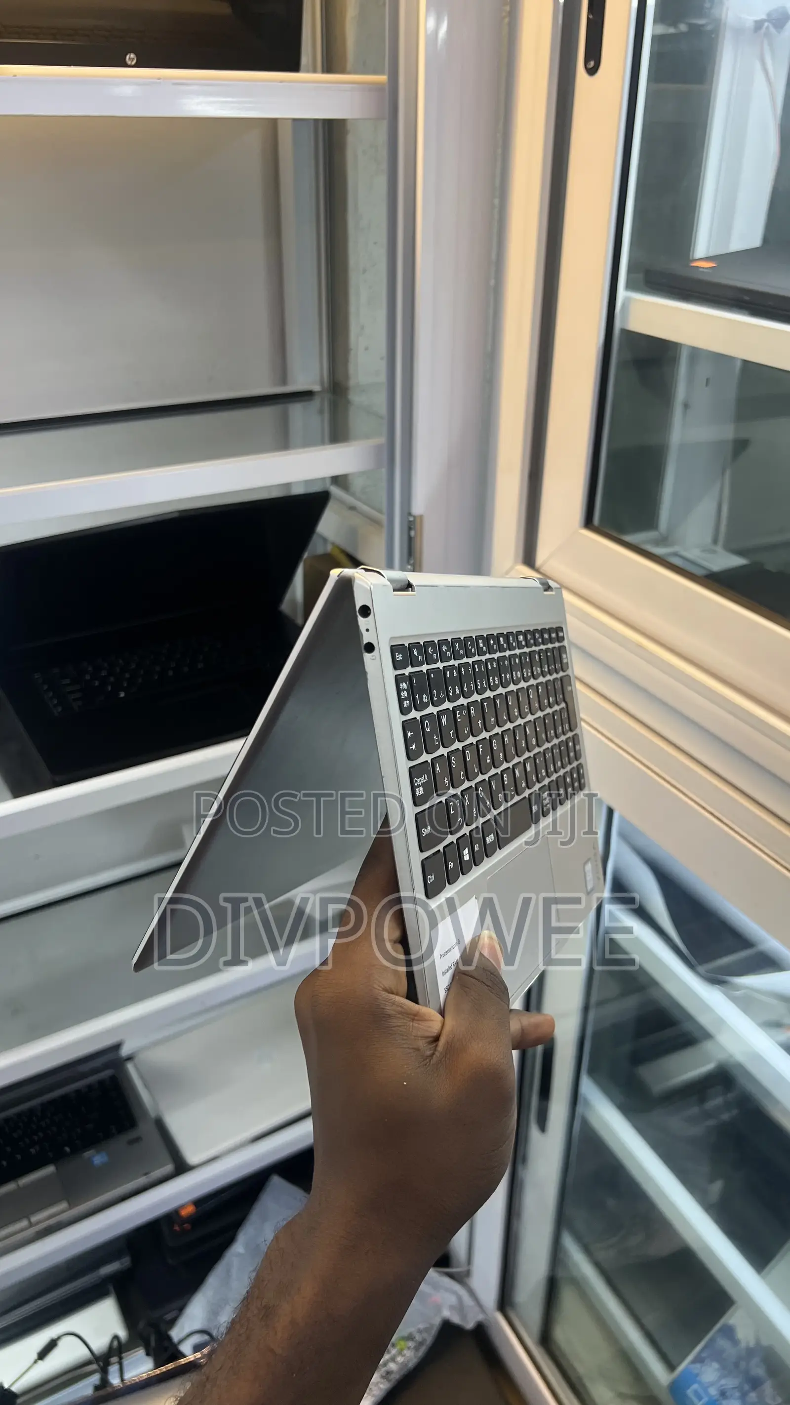 Laptop Lenovo Yoga 700 8GB Intel Core i5 SSD 256GB