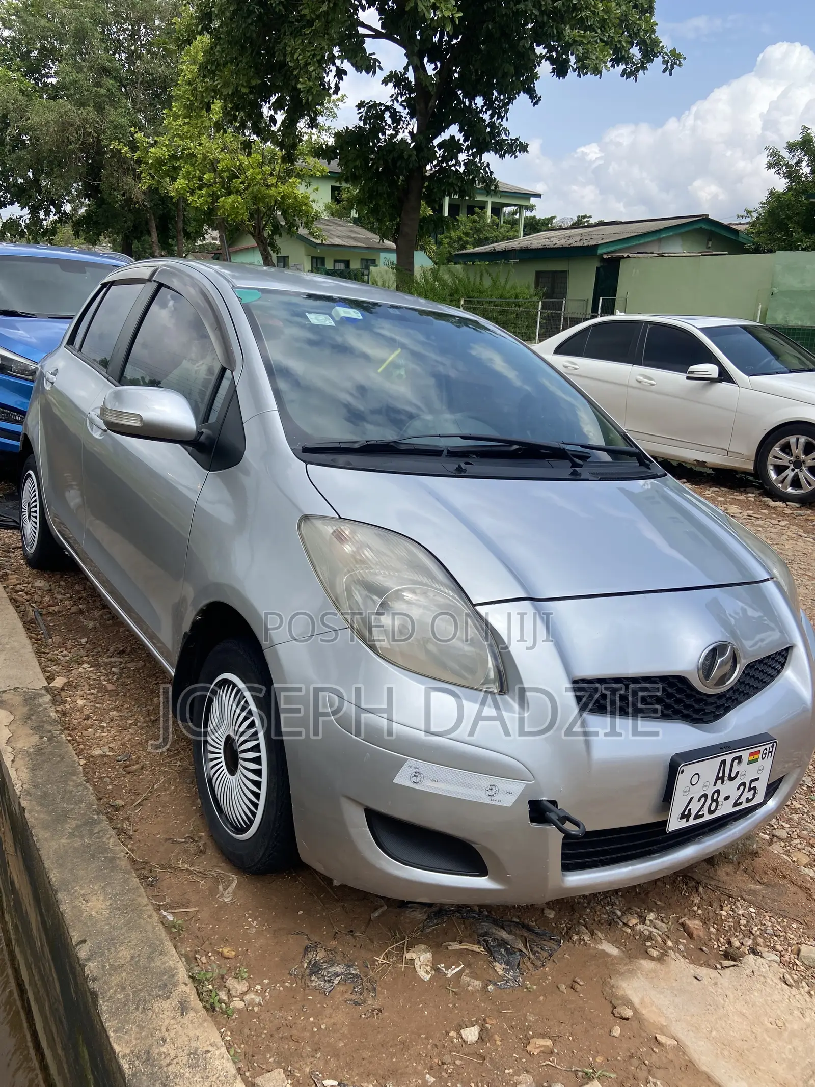 Toyota Vitz 1.5 FWD 5dr 2010 Silver