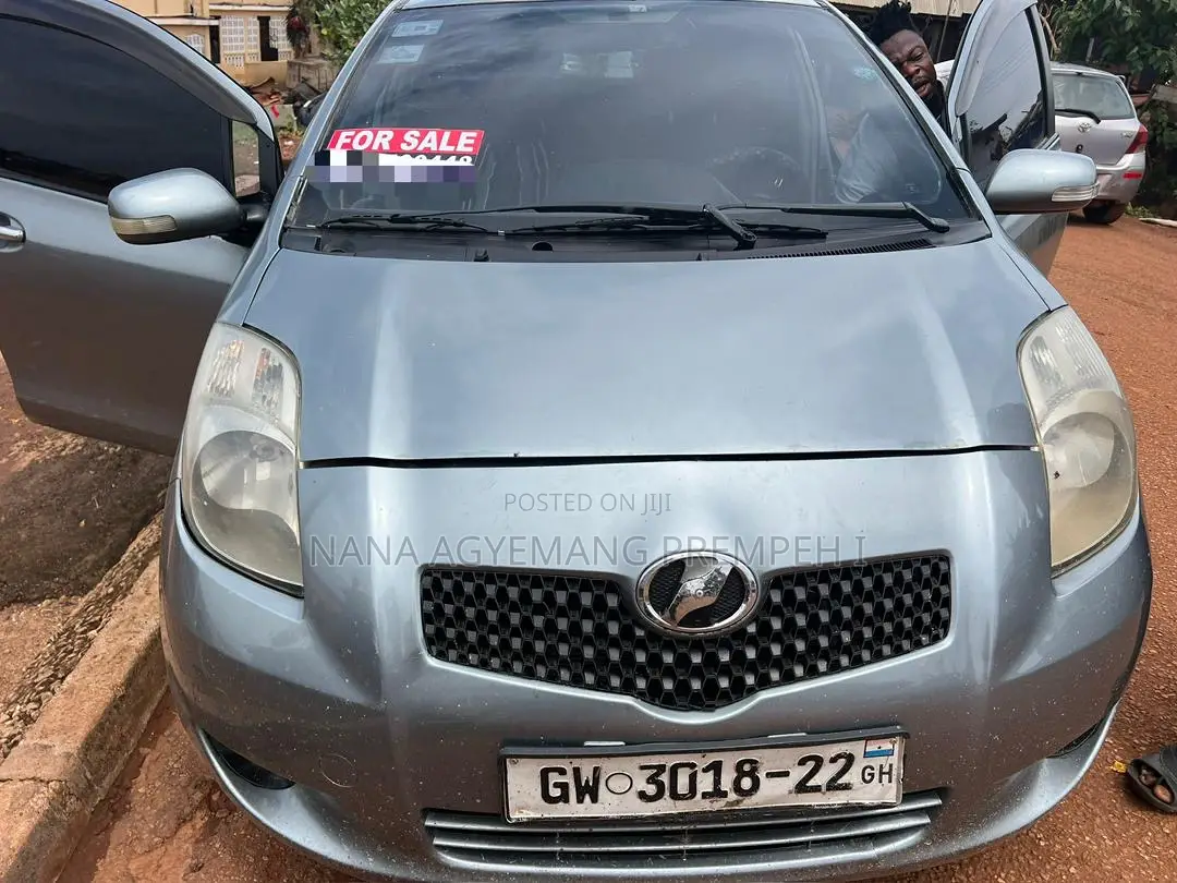 Toyota Vitz 1.5 FWD 3dr 2010 Beige