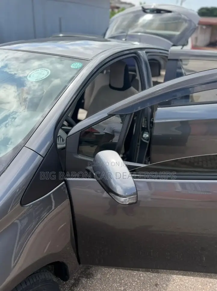 Toyota Vitz 2015 Gray