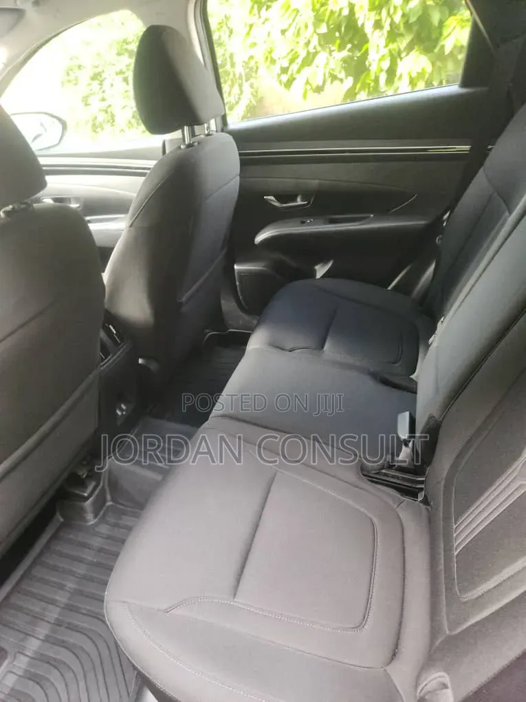 Hyundai Tucson SE 2024 Gray