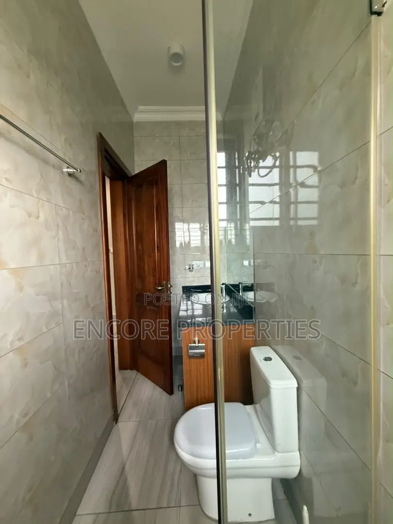 6bdrm House in East Legon for rent