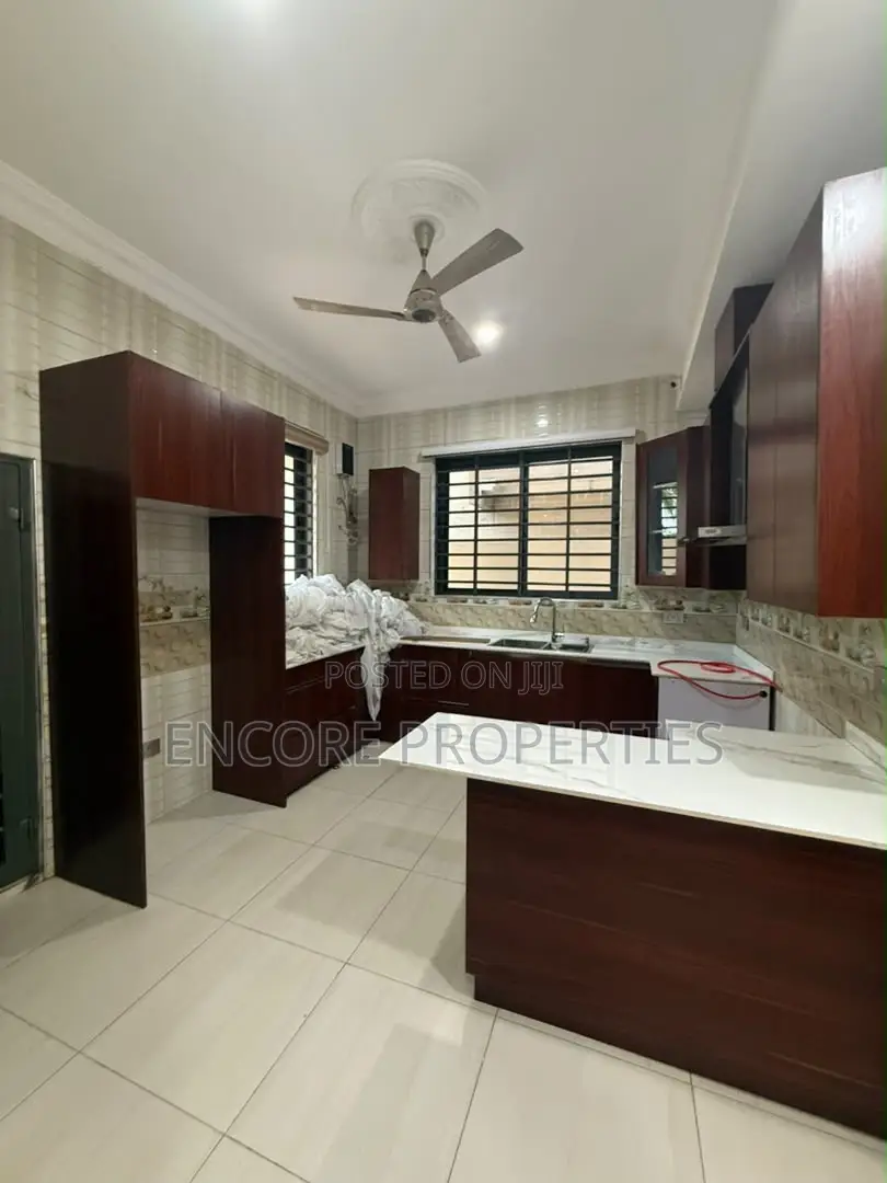 6bdrm House in East Legon for rent