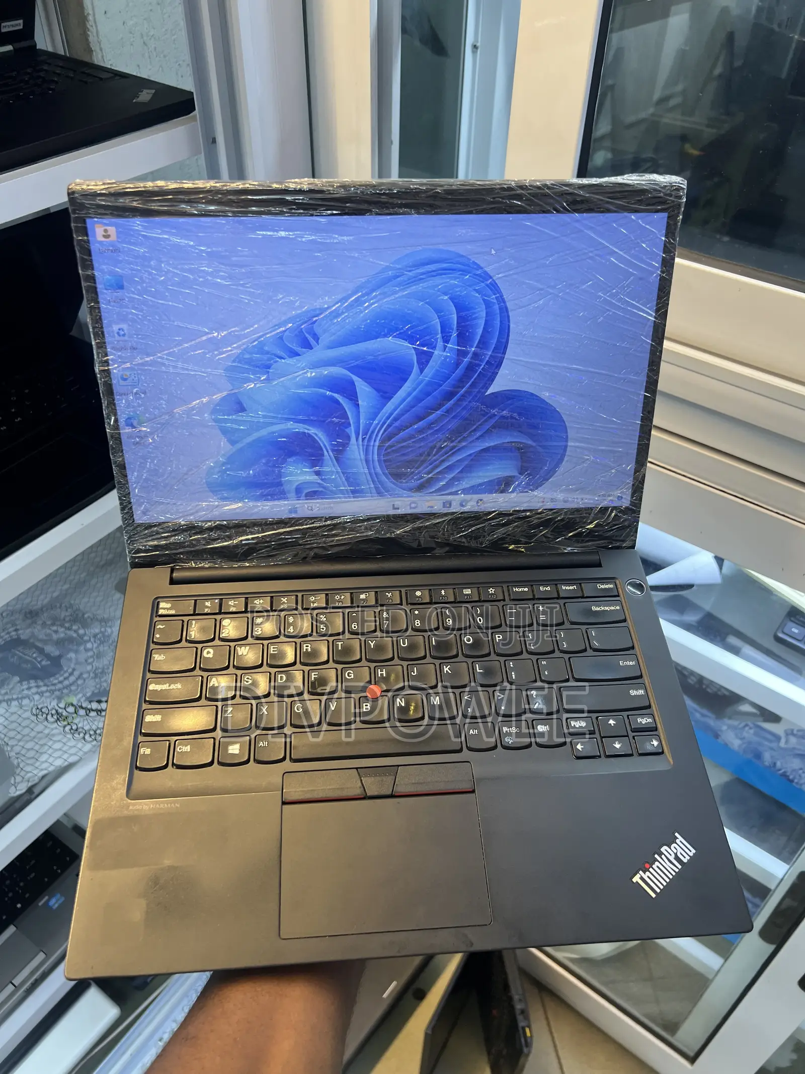 Laptop Lenovo ThinkPad E14 Gen 6 4GB Intel Core i3 SSD 128GB