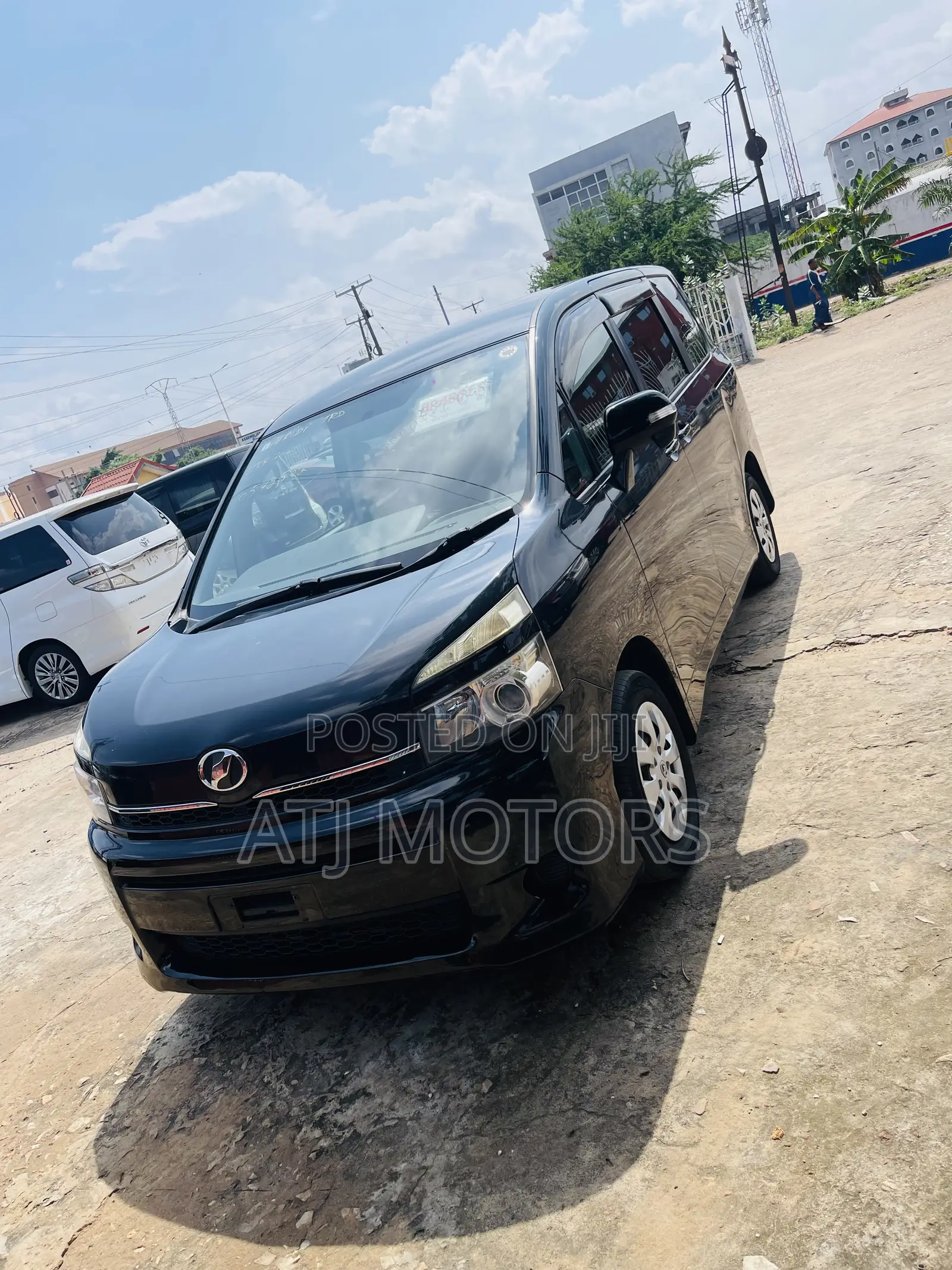 Toyota Voxy 2013 Black