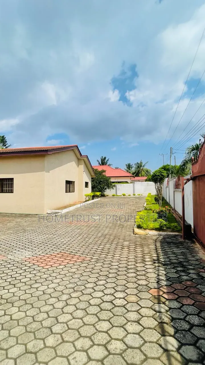 6bdrm House in North Legon for rent