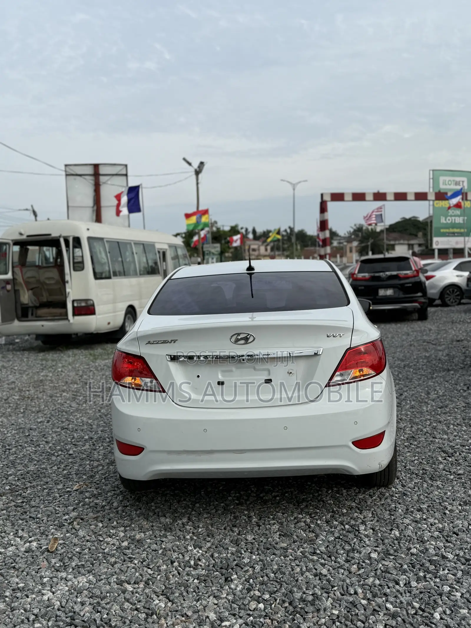Hyundai Accent SE Sedan 2016 White