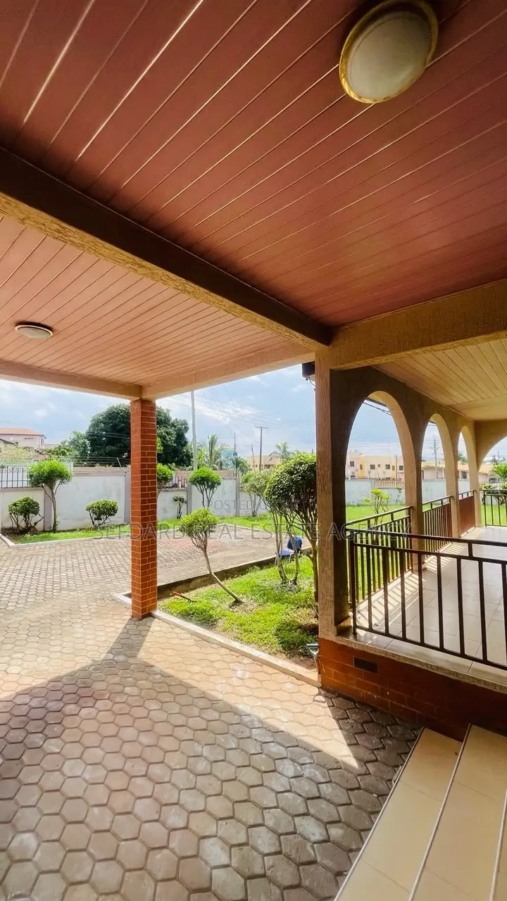 6bdrm House in Sefdard Properties, North Legon for rent