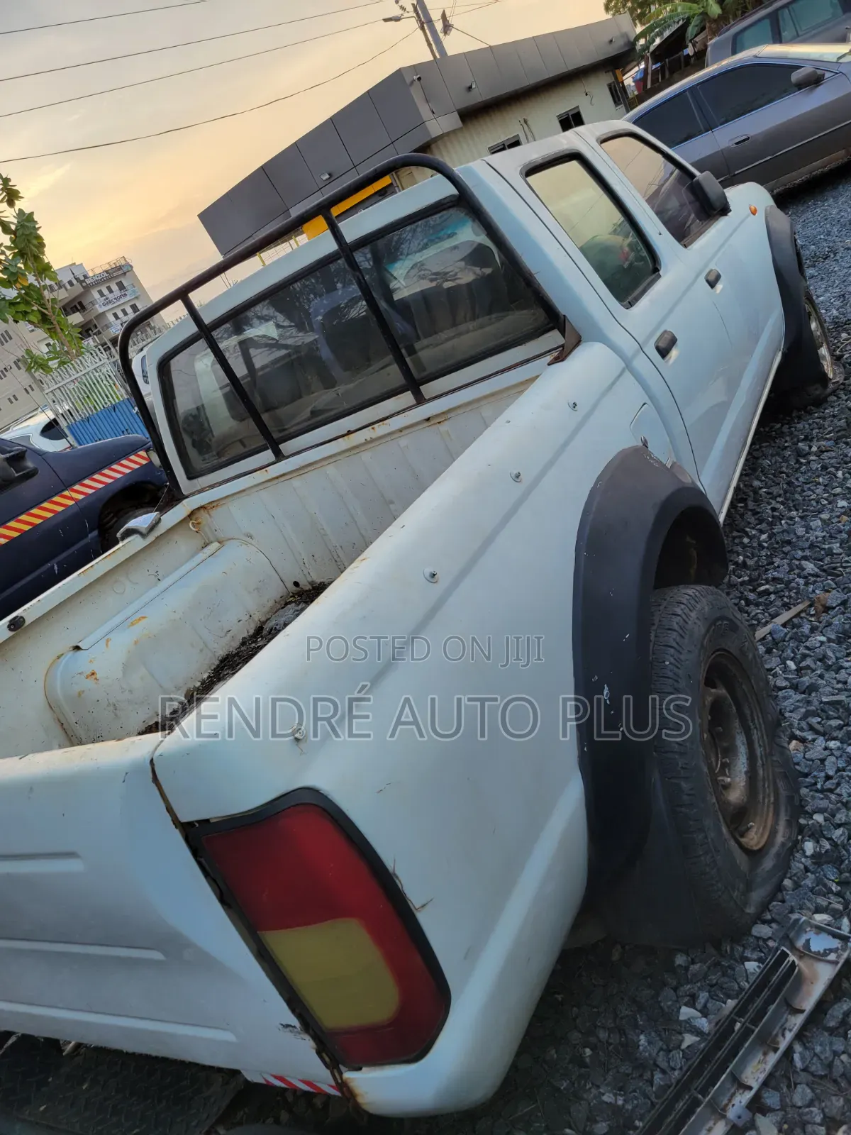 Nissan Hardbody 2008 White
