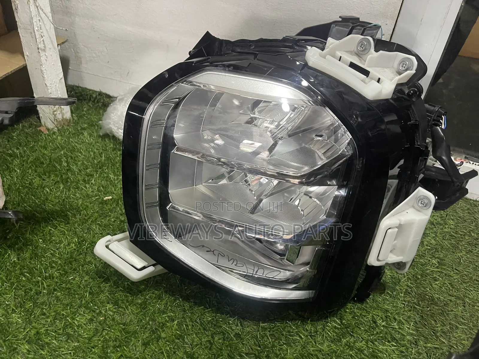 Mitsubishi Outlander 2022-2025 Headlights Original