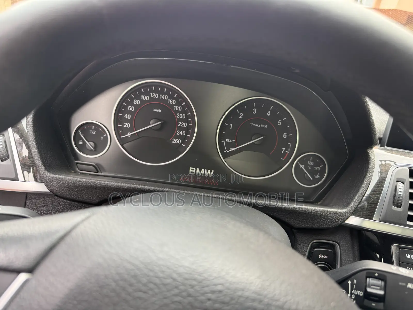 BMW 3 Series 320i RWD 2017 White