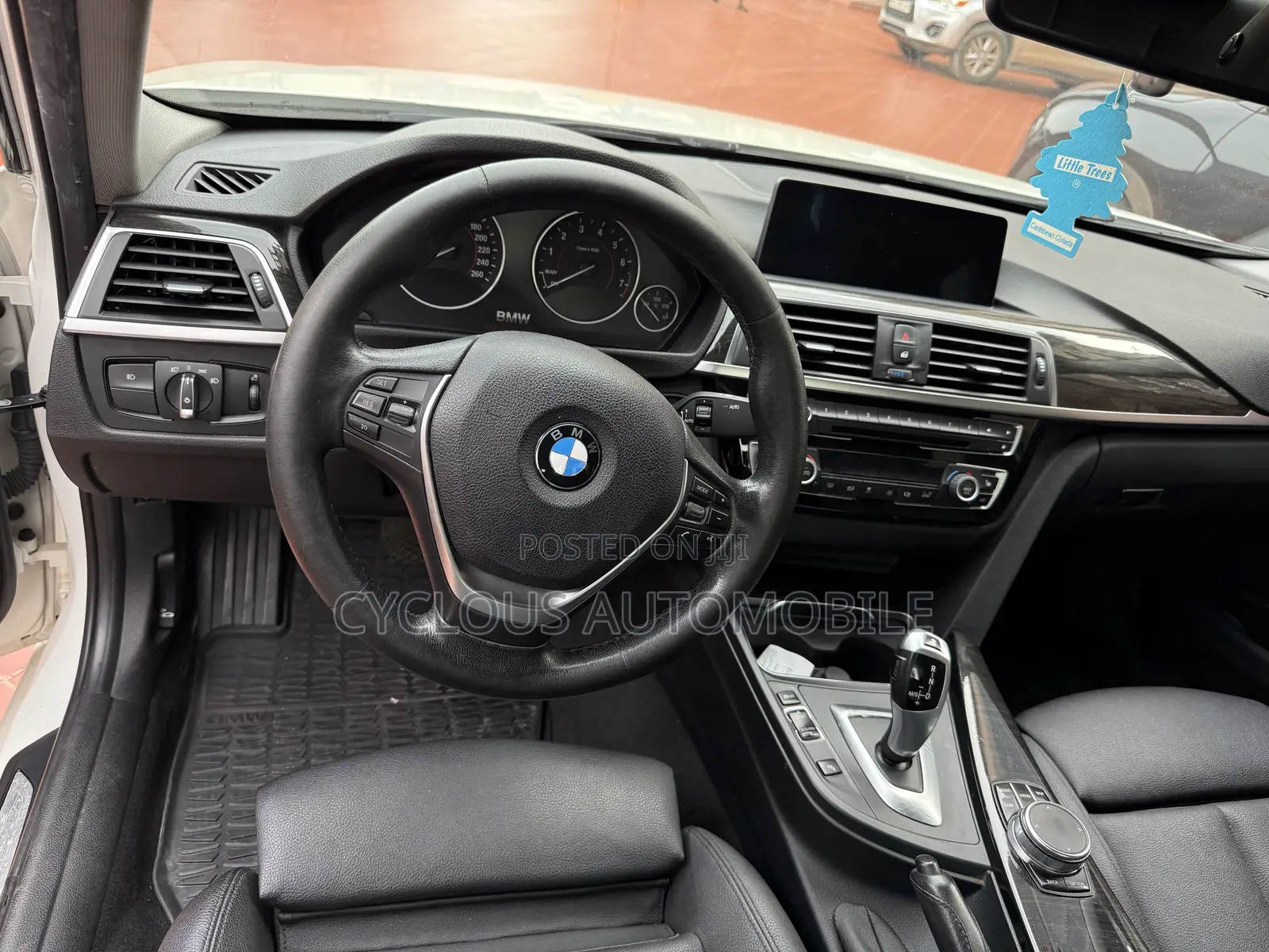 BMW 3 Series 320i RWD 2017 White