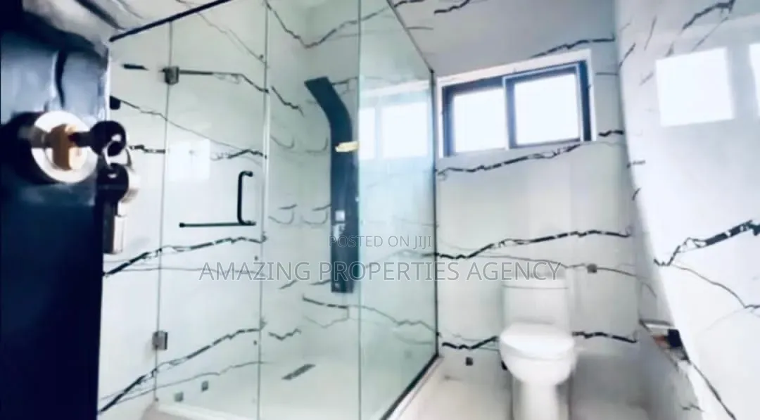 4bdrm House in Adjiringanor, Ability for sale