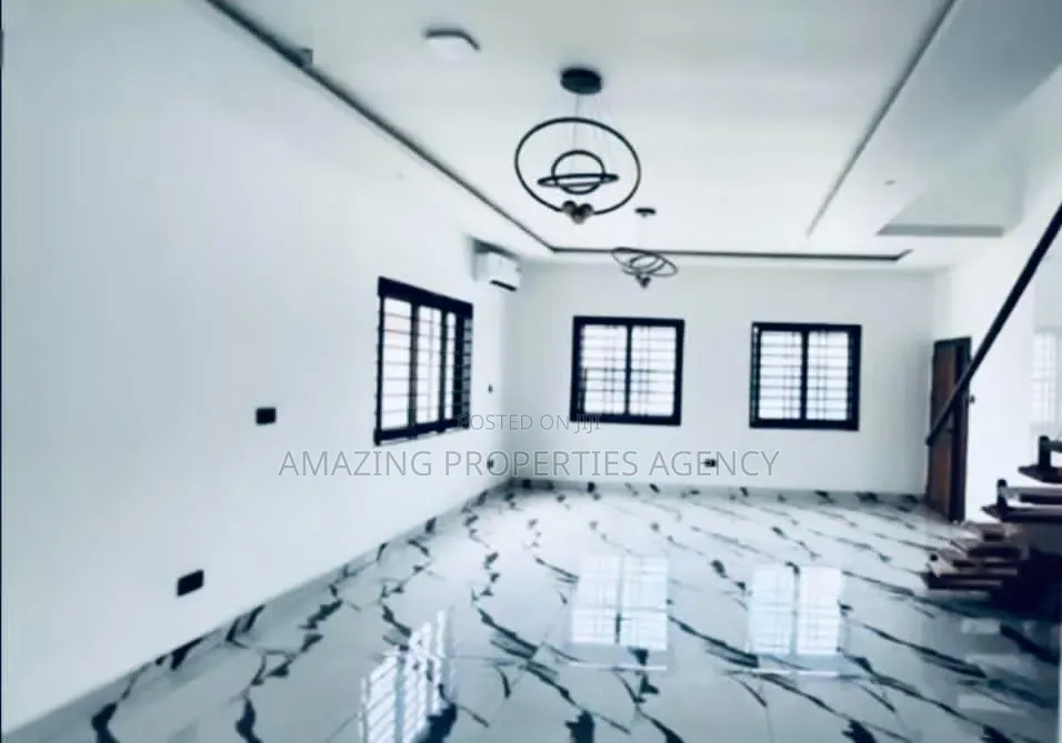 4bdrm House in Adjiringanor, Ability for sale