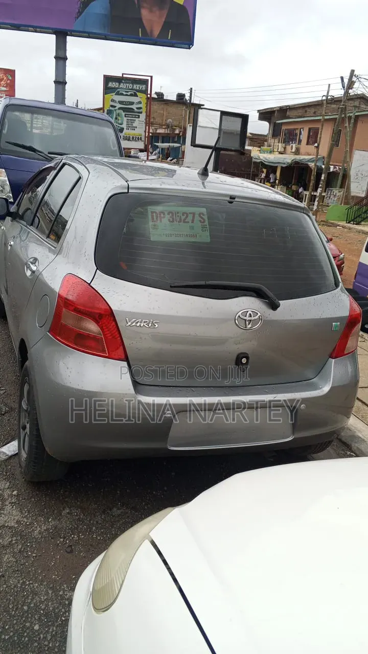 Toyota Yaris 2009 Gray
