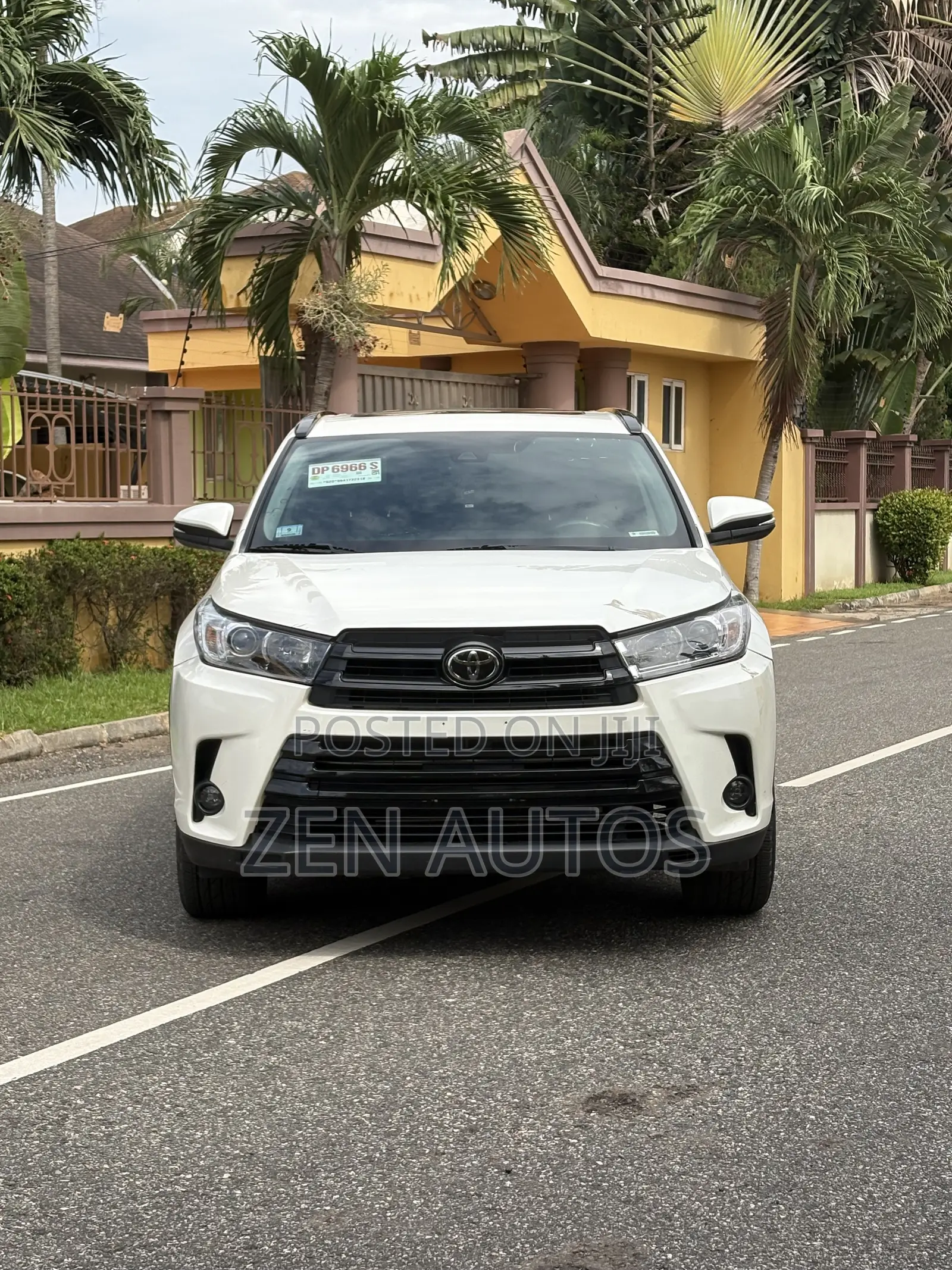 Toyota Highlander SE 2019 White
