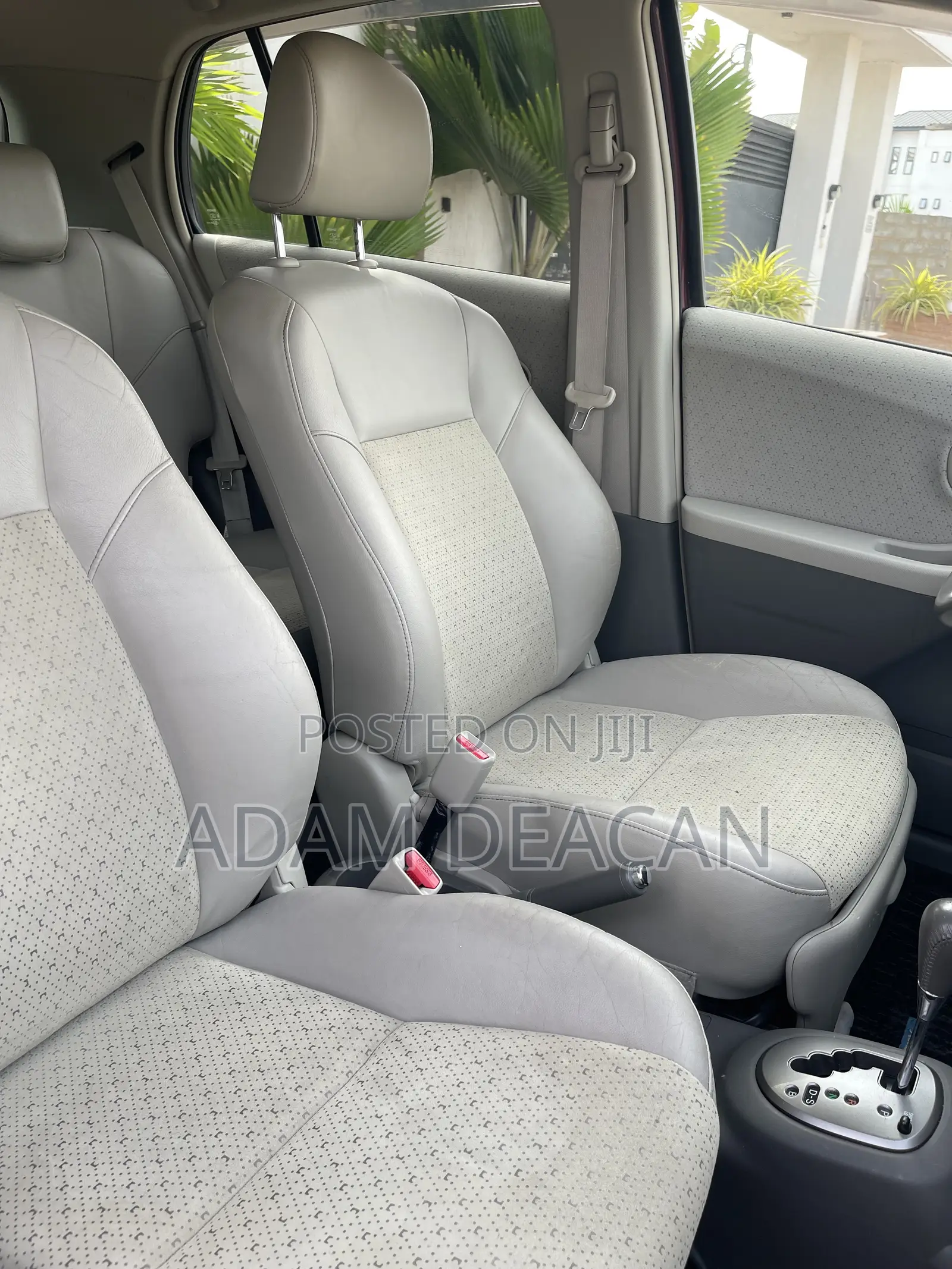 Toyota Vitz 2010 Brown