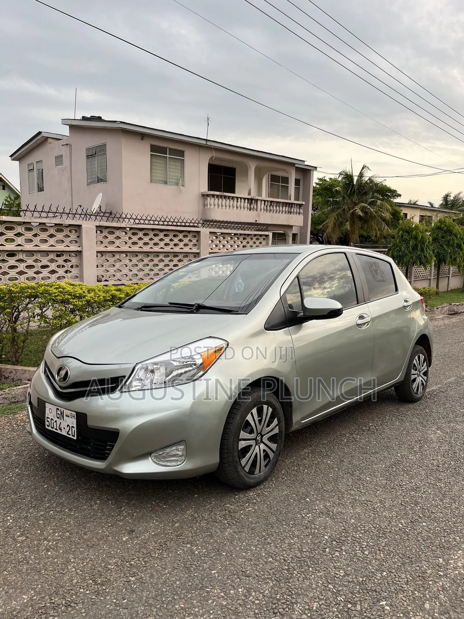 Toyota Vitz 2012 Green