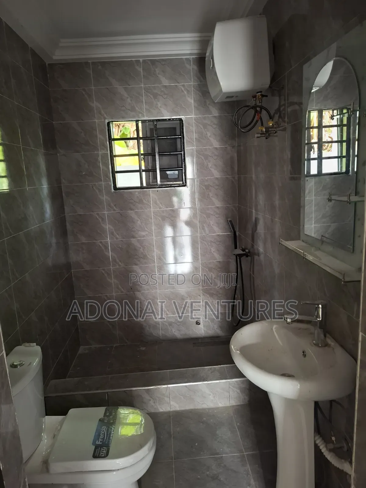 2bdrm Apartment in Ahodwo Daban, Kumasi Metropolitan for rent
