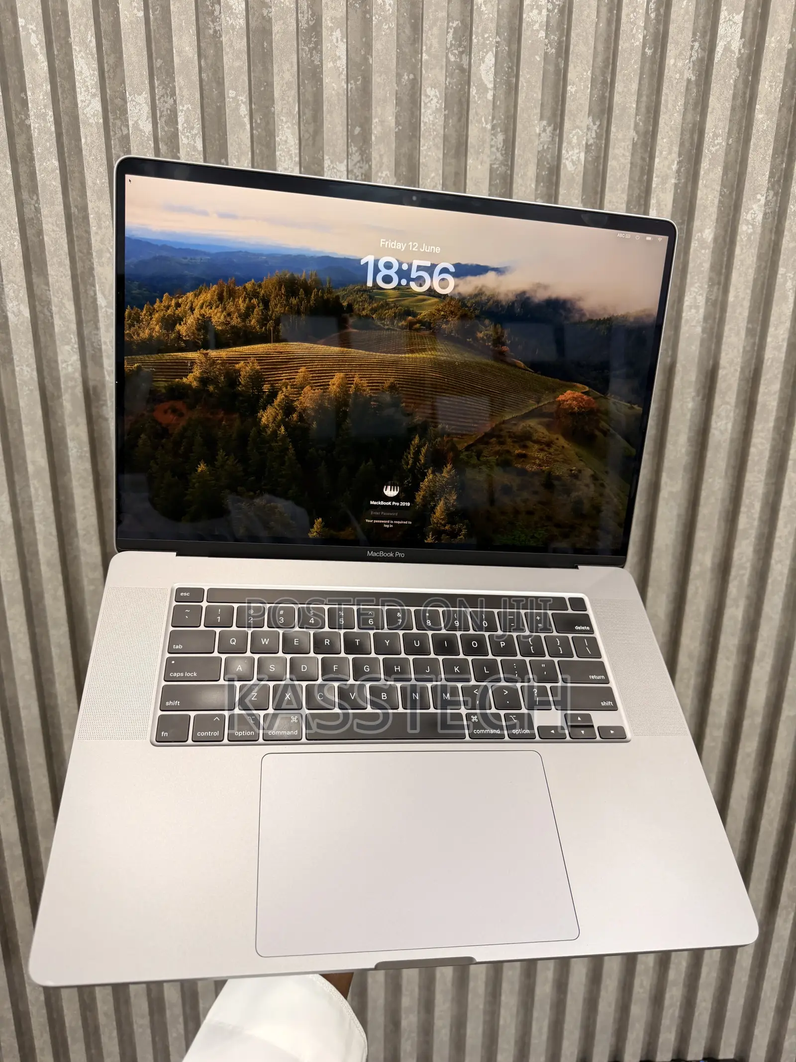 Laptop Apple MacBook Pro 2019 16GB Intel Core i9 SSD 1T