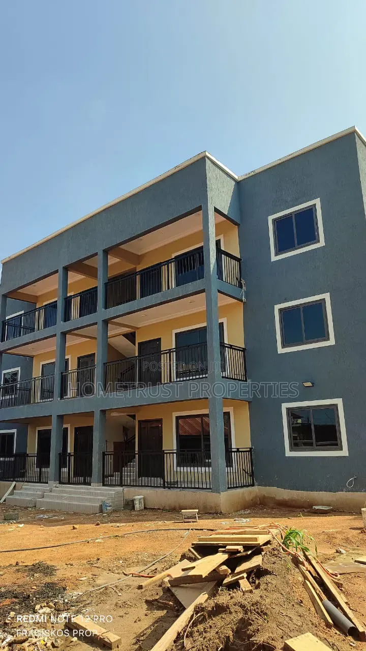 2bdrm Apartment in Lapaz Nyamekye, Nyanmekye for rent