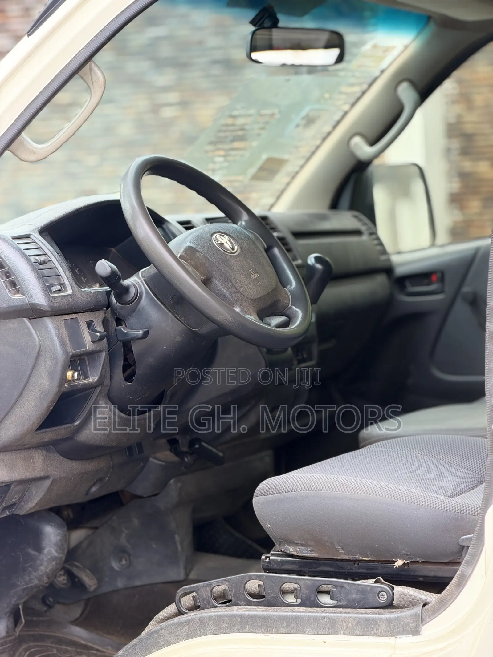Toyota HiAce 2012 White