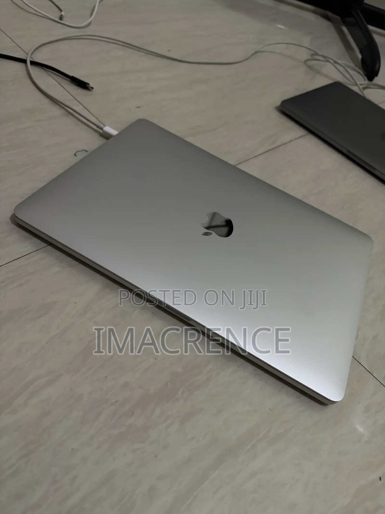 Laptop Apple MacBook Pro 2022 M2 8GB Apple M2 SSD 256GB