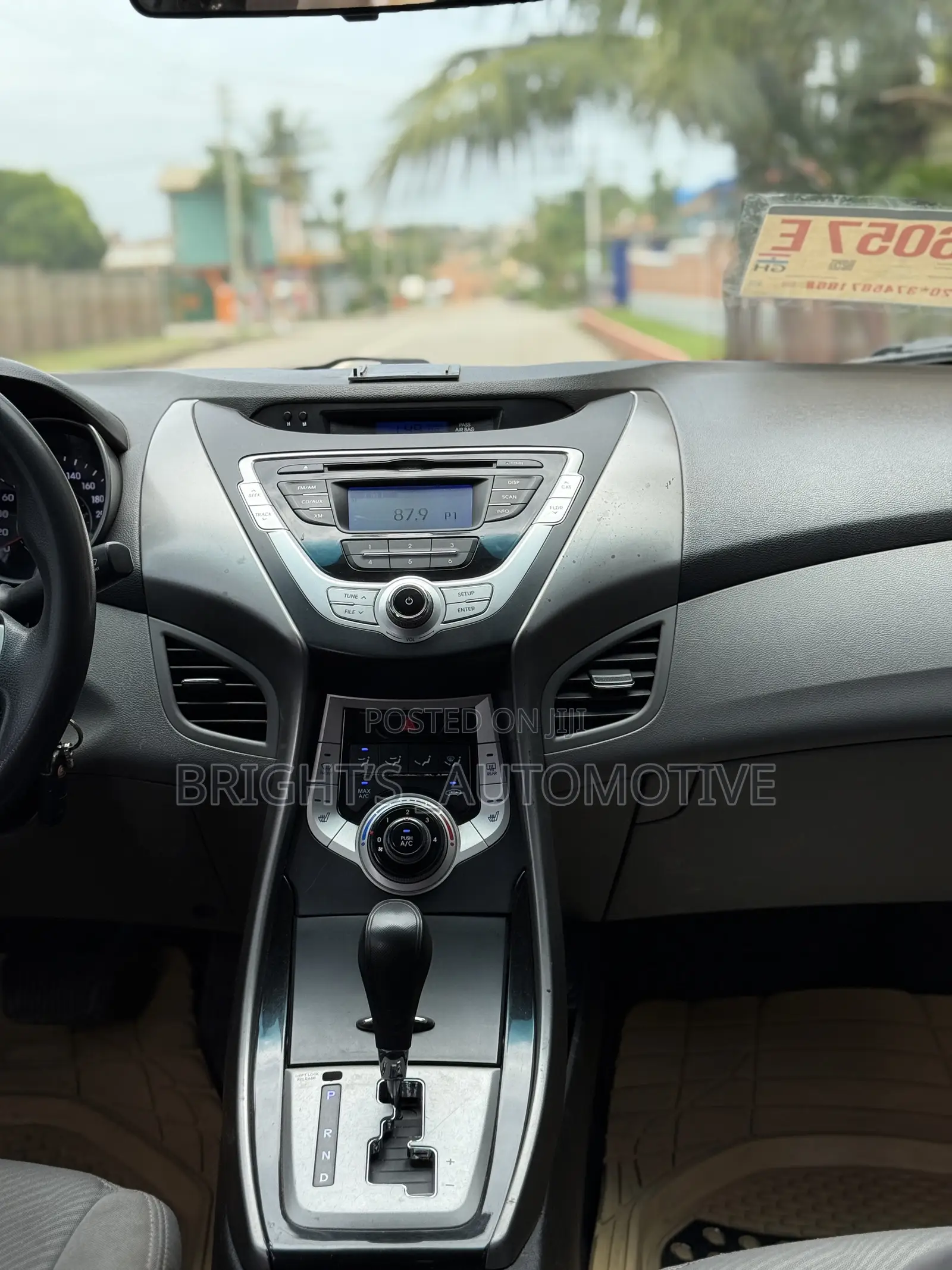 Hyundai Elantra GLS Sedan FWD (1.8L 4cyl 6A) 2013 Gray