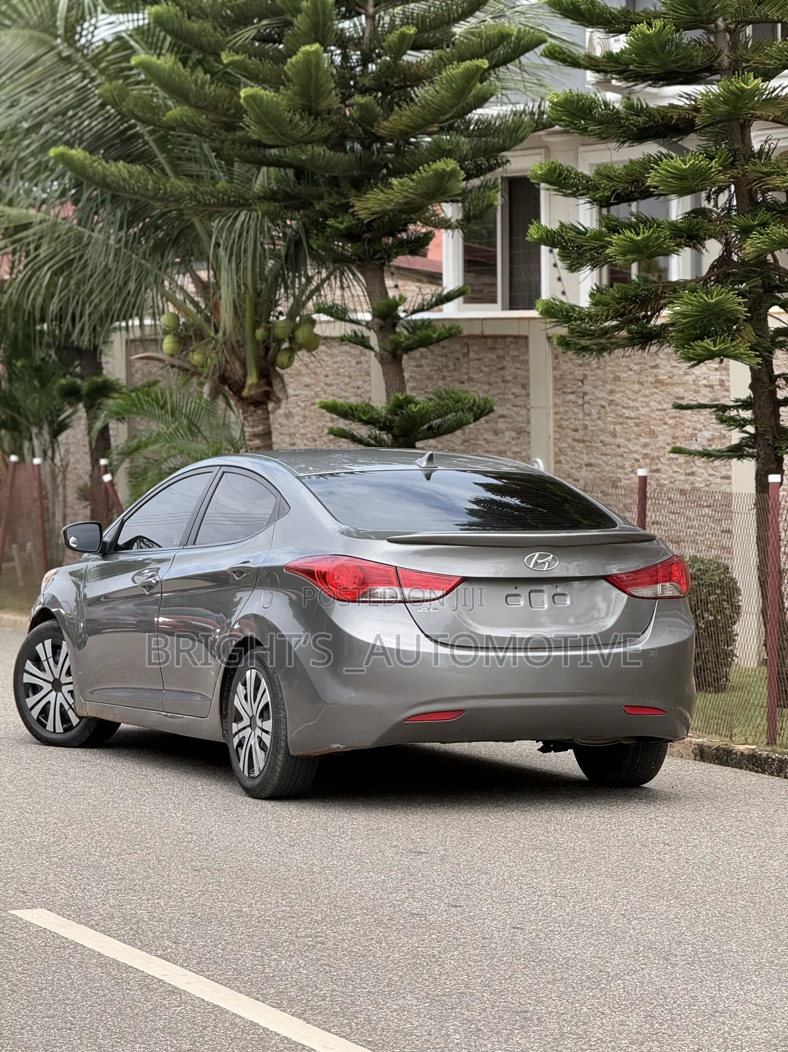 Hyundai Elantra GLS Sedan FWD (1.8L 4cyl 6A) 2013 Gray